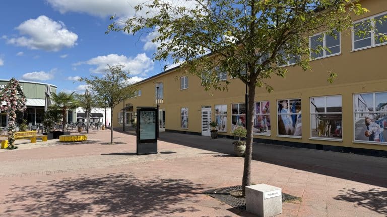 The old aeroplane store.